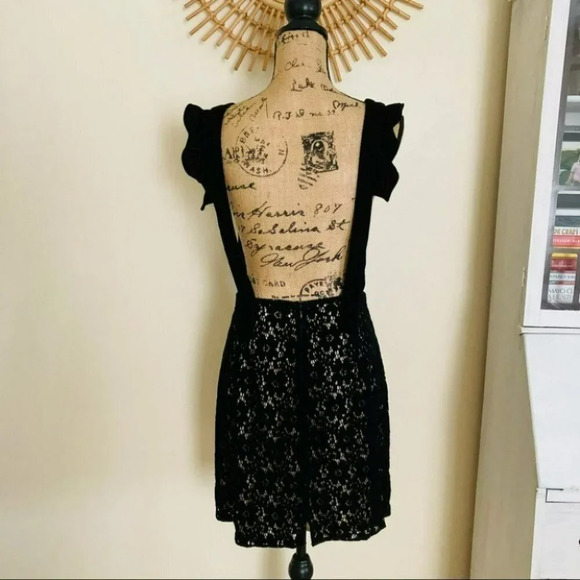 Anthropologie Nightcap Ruffled Velvet Lace Dress Size Small NWT $358 - Picture 5 of 16